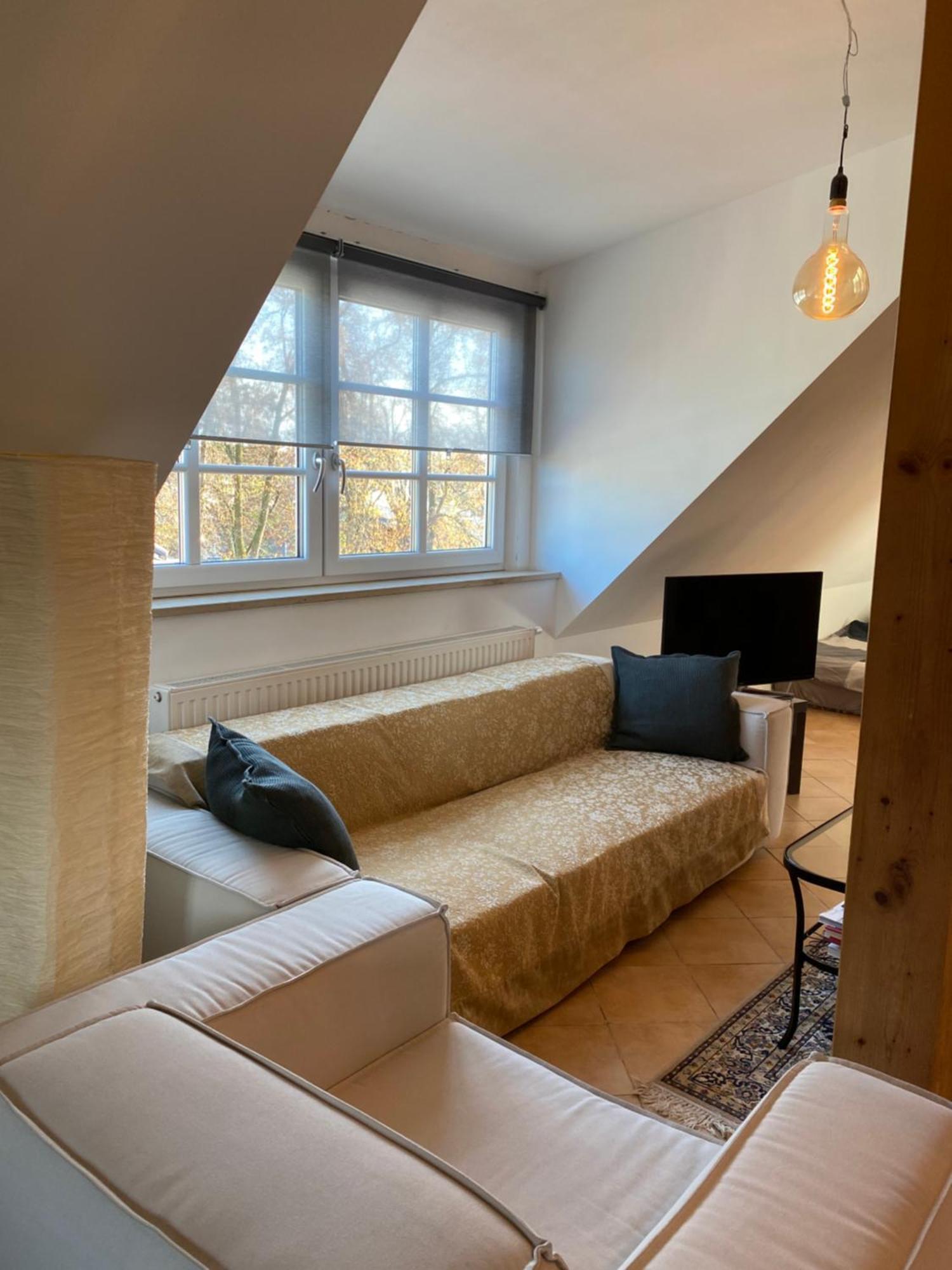 Helle Und Ruhige Dachgeschosswohnung Munich Extérieur photo