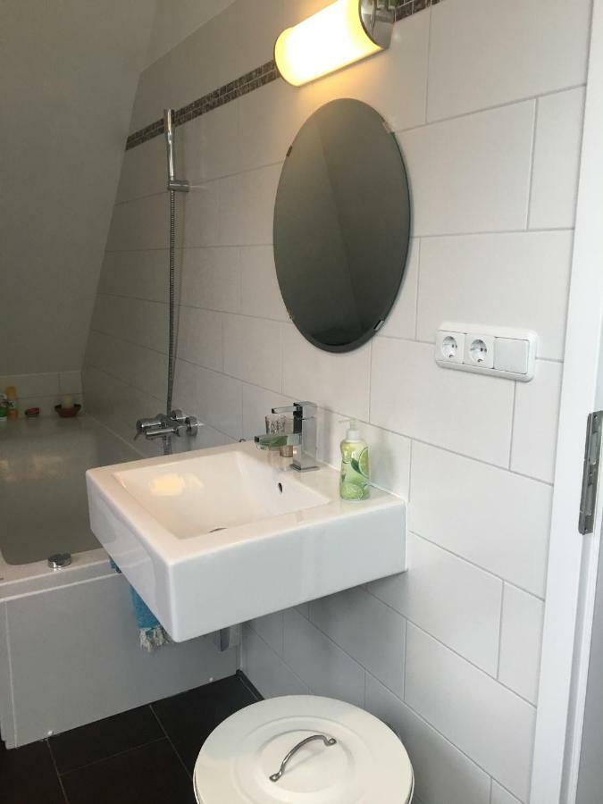 Helle Und Ruhige Dachgeschosswohnung Munich Extérieur photo